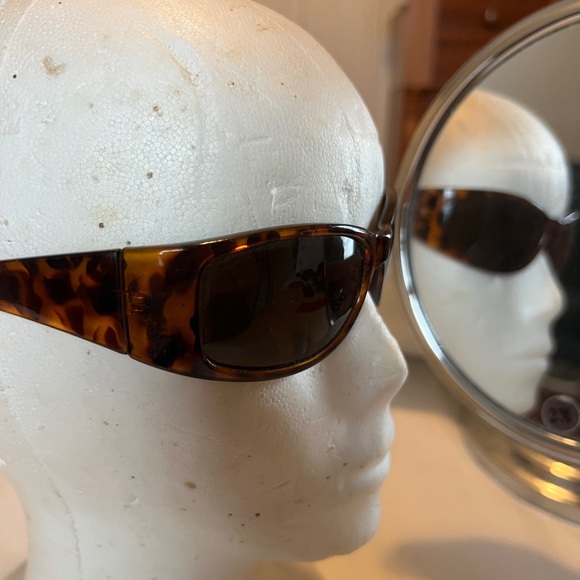Tortoise Shell Sunglasses - Picture 3 of 4
